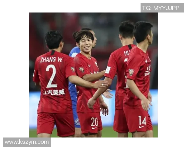 上海上港迎战陕西队全力争胜期待精彩对决与球迷共庆足球盛宴